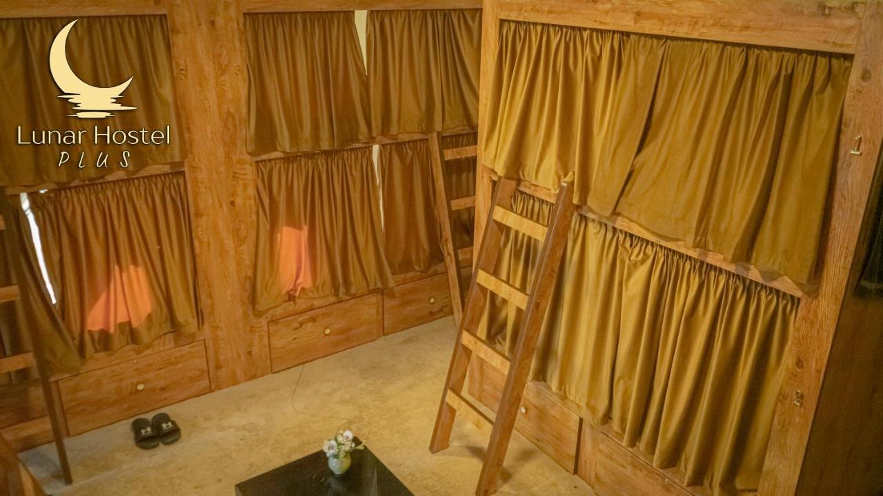 Lunar Hostel Plus Dubai Dış mekan fotoğraf