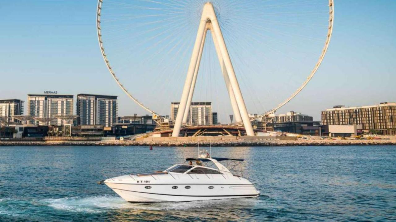 Lunar Hostel Plus Dubai Dış mekan fotoğraf