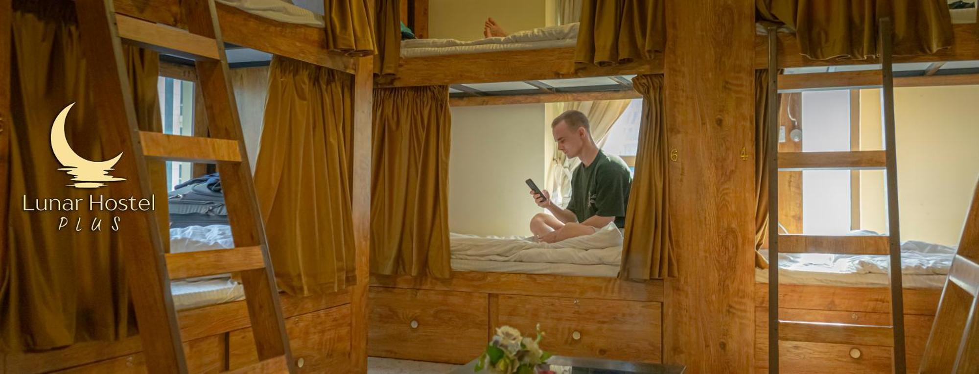 Lunar Hostel Plus Dubai Dış mekan fotoğraf