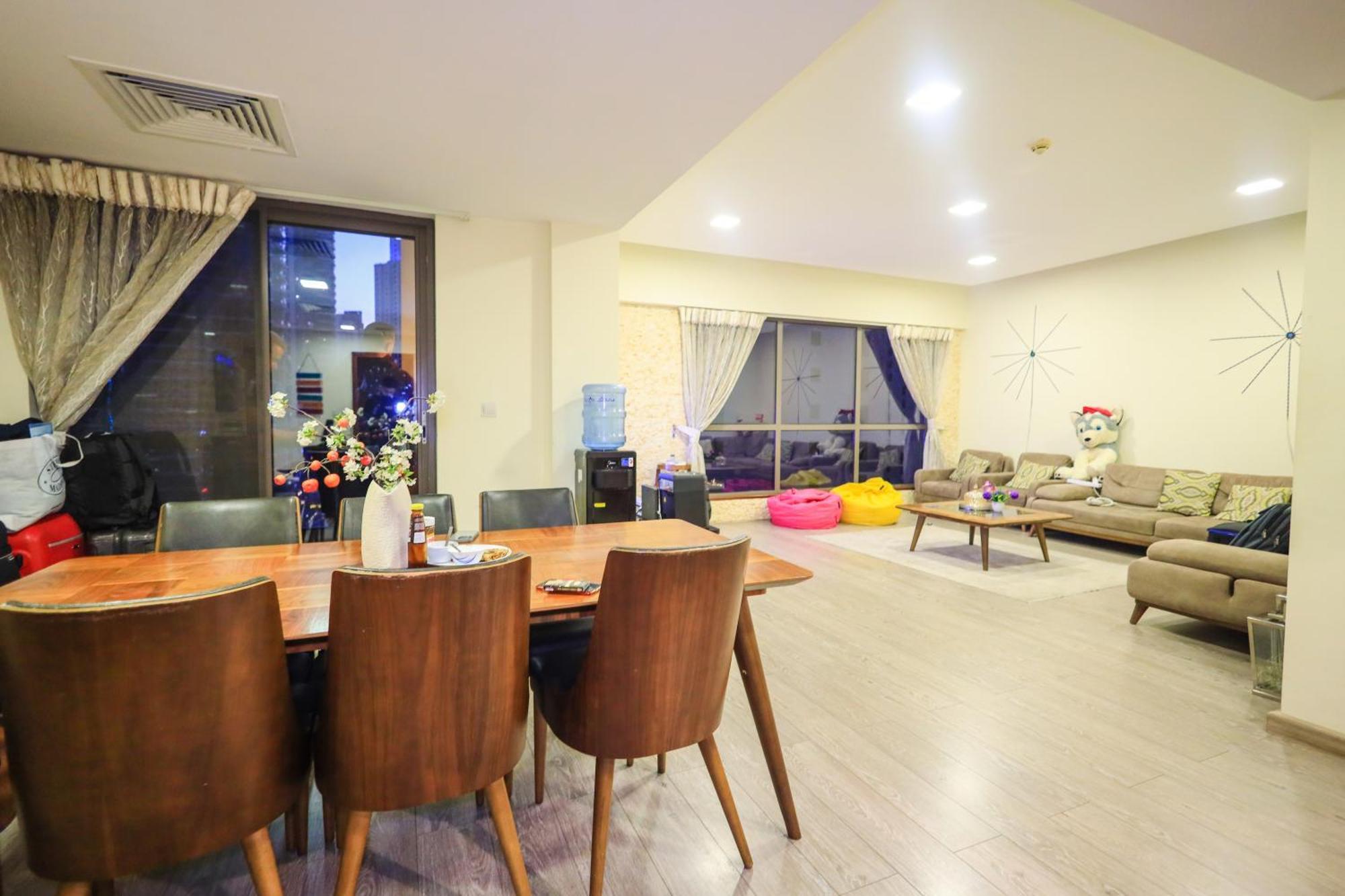 Lunar Hostel Plus Dubai Dış mekan fotoğraf