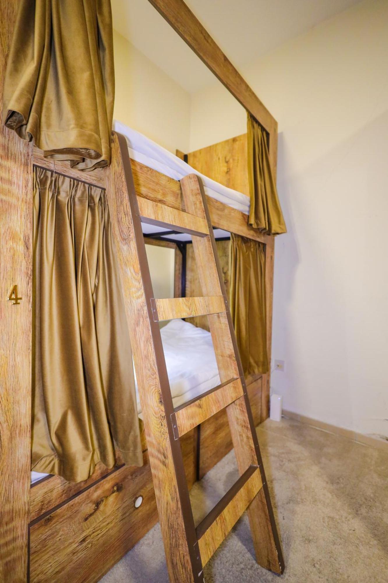 Lunar Hostel Plus Dubai Dış mekan fotoğraf