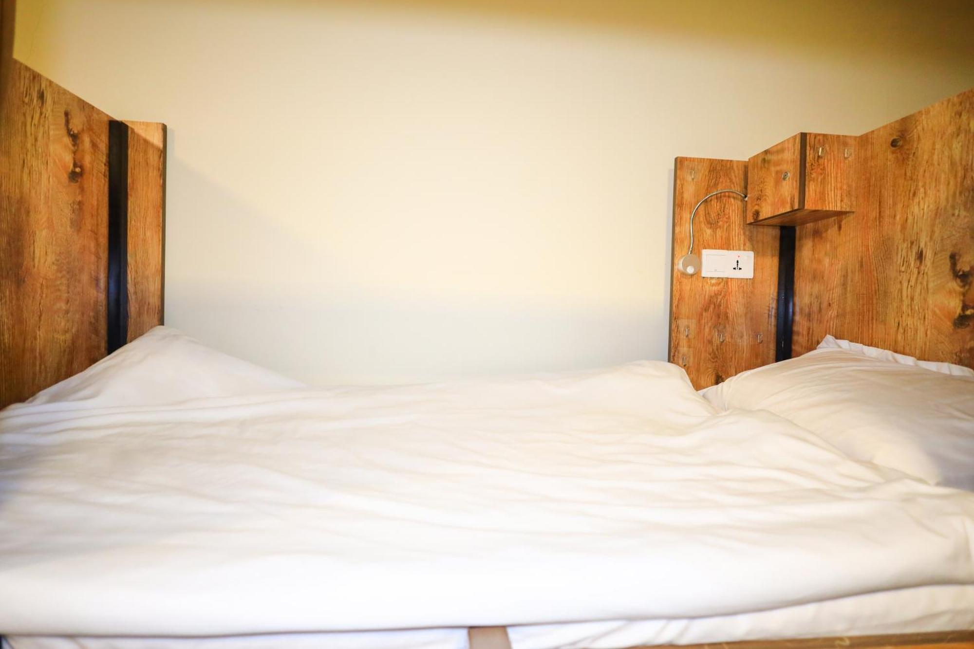 Lunar Hostel Plus Dubai Dış mekan fotoğraf
