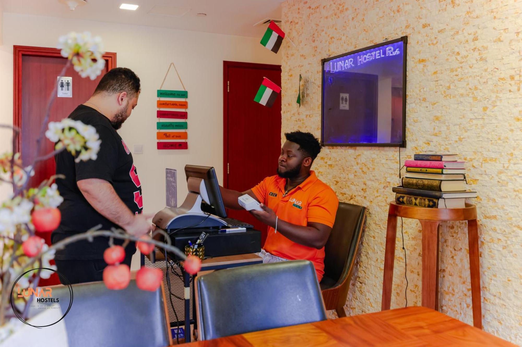 Lunar Hostel Plus Dubai Dış mekan fotoğraf
